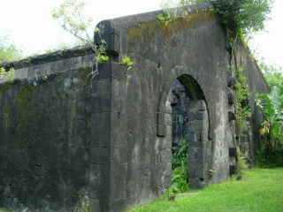 Ruines de l'usine sucrire du Baril