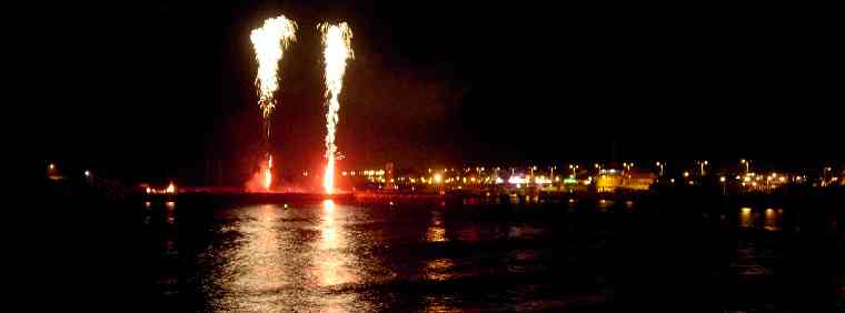 Feu d'artifice sur le port