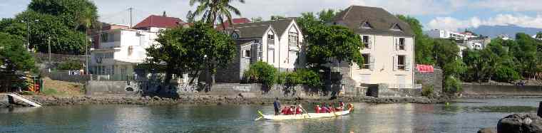 Bateau dragon sur la rivire d'Abord