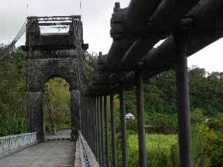 Pont sur la rivire de l'ESt