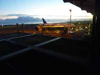 B777 d'Air Austral au parking à Gillot
