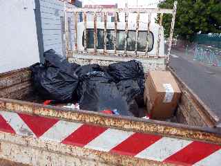 Nettoyage des abords du stade Michel-Volnay