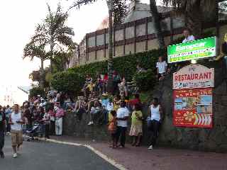 St-Pierre - Dipavali 2010 - Spectateurs perchs