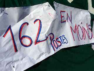 Non à la casse de l'Education nationale !  162 postes supprimés dans l'académie de la Réunion à la rentrée 2011 ..