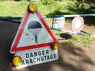 Fort de l'Etang-Sal - Parachutage