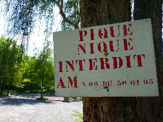 Fort de l'Etang-Sal -  Pique-nique interdit par A.M.