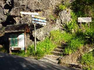 Route de l'let  Cordes - sentier du Tabit