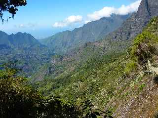 Monte le long d'une barre rocheuse - Col Choupette