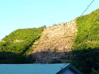 Route de Grand Galet - Cicatrice d'boulis dans le rempart de Grand Coude