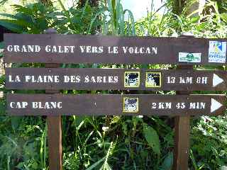 Sentier de Grand Galet vers le volcan