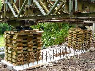 Le Grand Dfrich - Pose du pont Bailey sur la rivire Langevin