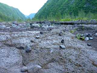 Dalles volcaniques dans la Rivire des Remparts