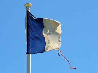 Saint-Paul -  Débarcadère et drapeau
