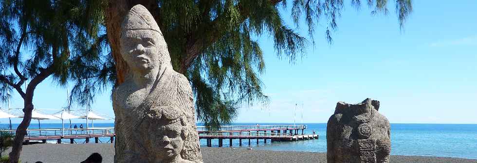 Saint-Paul - Front de mer - Statues