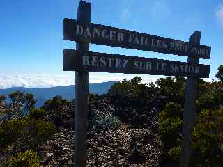 Sentier du Gte des Tamarins au Grand Bnare -  Danger failles