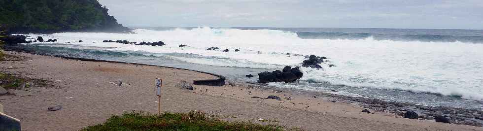 Plage de Grande Anse - houle du 3 aot 2011 -