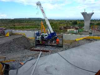 Chantier de la construction du pont sur la rivire Saint-Etienne - Aot 2011 -