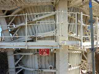 Chantier de la construction du pont sur la rivire Saint-Etienne - Aot 2011 - Coffrage de la P8