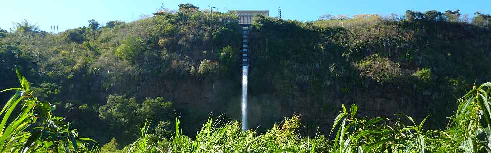 Dans le lit du Bras de la Plaine - Usine hydrolectrique