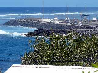 Port de St-Pierre, depuis Terre Sainte