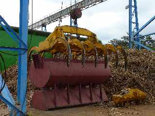 Tros - Centre de rception de Langevin - Chargement d'un cachalot