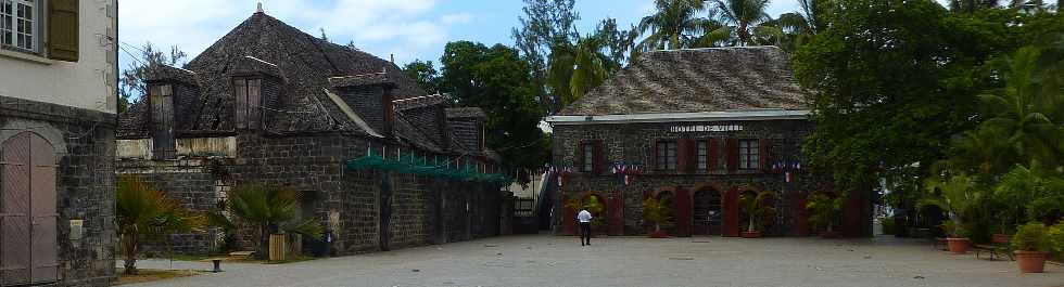 Saint-Leu - Poste et mairie