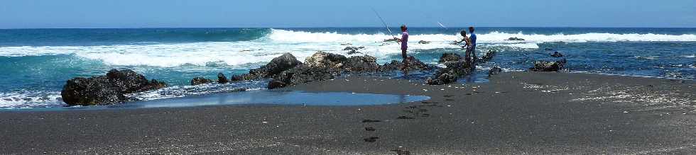 Cte sud-ouest -  Pointe des Avirons -  Pcheurs  la gaulette