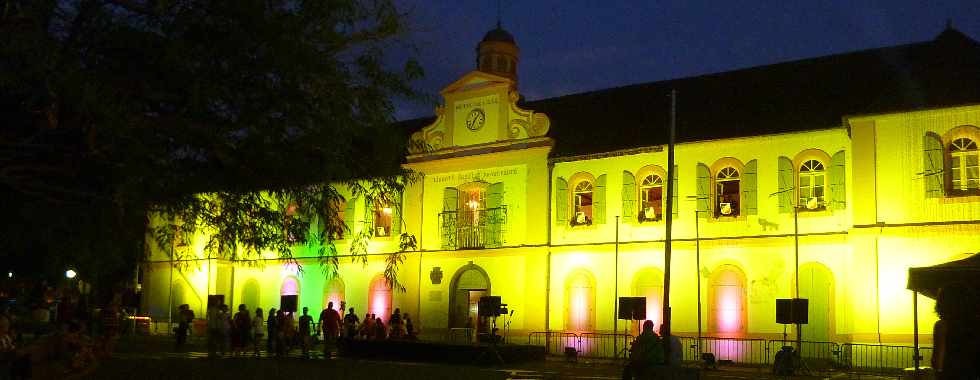 Mairie de St-Pierre - Illumination du 26 novembre 2011 - Fanal Festival