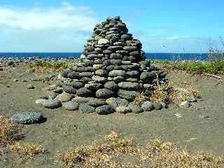 Sentier littoral de l'Etang du Gol  l'Etang-Sal les Bains - Cairn