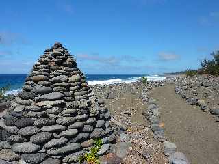 Sentier littoral de l'Etang du Gol  l'Etang-Sal les Bains - Cairn