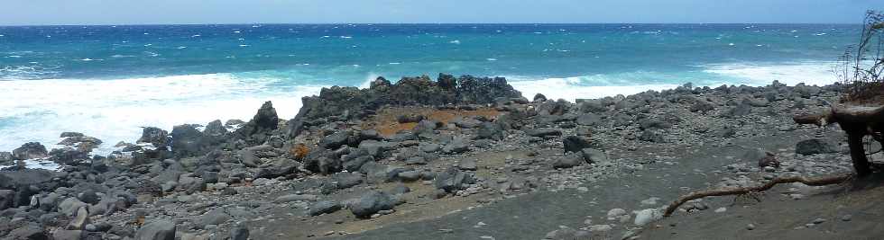 Sentier littoral d'Etang-Sal - Coules basaltiques -