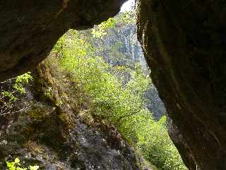 Cilaos - Sentier des Calumets  -  Passage entre les rochers