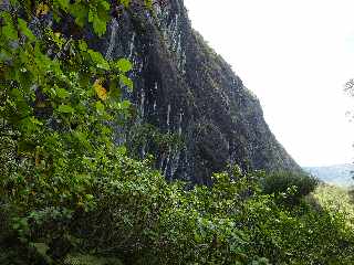 Cilaos - Sentier des Calumets  -  Rempart au droit du Grand Piton