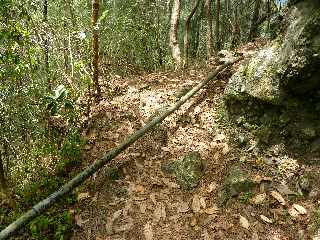 Cilaos - Sentier des Calumets  -  Canalisation vers Palmiste Rouge