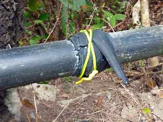 Cilaos - Sentier des Calumets  -  Canalisation vers Palmiste Rouge