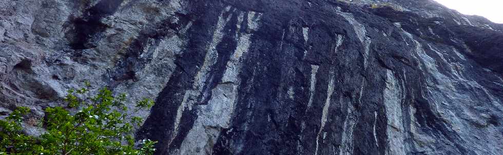 Paroi du Rempart des Calumets au droit du Grand Piton