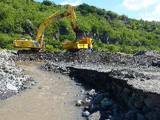 4 avril 2012 - Travaux de rtablissement du passage au Ouaki