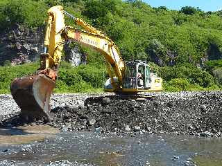 4 avril 2012 - Travaux de rtablissement du passage au Ouaki