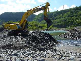 4 avril 2012 - Travaux de rtablissement du passage au Ouaki