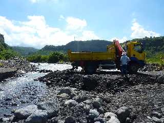 4 avril 2012 - Travaux de rtablissement du passage au Ouaki