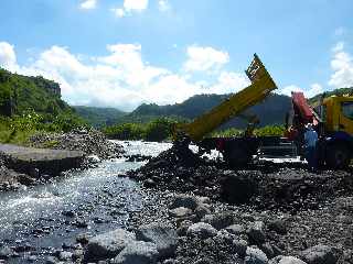 4 avril 2012 - Travaux de rtablissement du passage au Ouaki