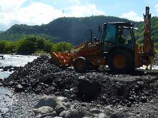 4 avril 2012 - Travaux de rtablissement du passage au Ouaki