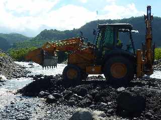 4 avril 2012 - Travaux de rtablissement du passage au Ouaki