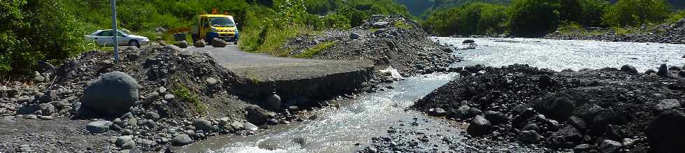 4 avril 2012 - Travaux de rtablissement du passage au Ouaki