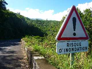 St-Leu - CD22 - Etang St-Leu - Vers le radier de la Ravine des Poux