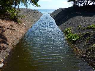 Canal de la mer vers l'tang