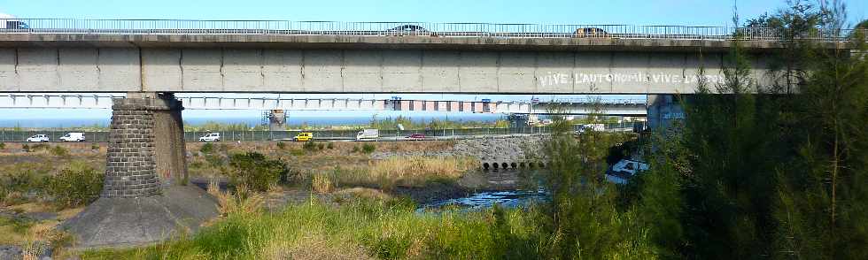 Pont sur la Rivire St-Etienne - 12 juillet 2012 - Clavage