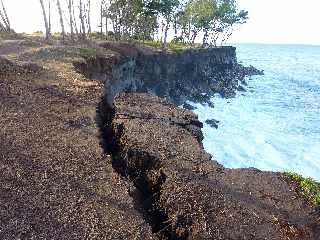 St-Joseph - Littoral vers la Pointe de la Cayenne - Fissure