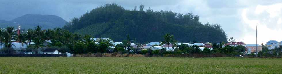 St-Joseph - Littoral vers la Pointe de la Cayenne - Piton Babet