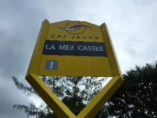 St-Philippe - Littoral  - Mer Casse - Arrt Car Jaune